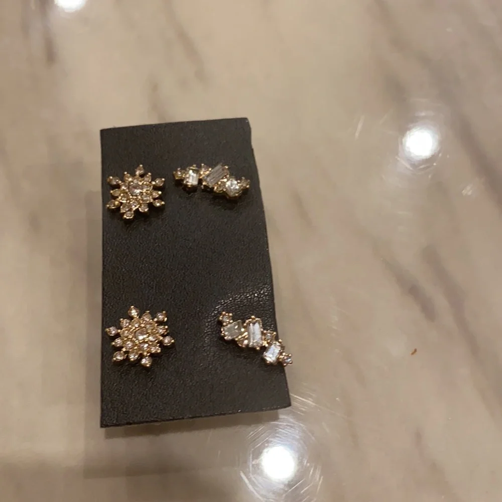 Rhinestone costume Earrings set of twins pair - Picture 4 of 6